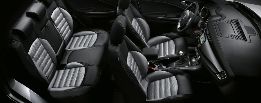 Интерьер Alfa Romeo Giulietta Collezione (940) 2015 года  (WW) (фото 14 из 14)